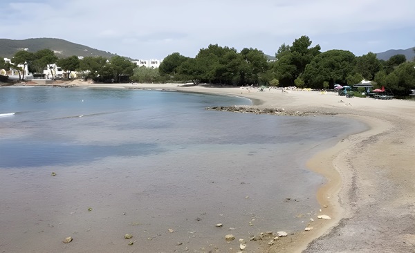 Vista de la Playa Es Niu Blau, Santa Eulalia. Ibiza, Eivissa