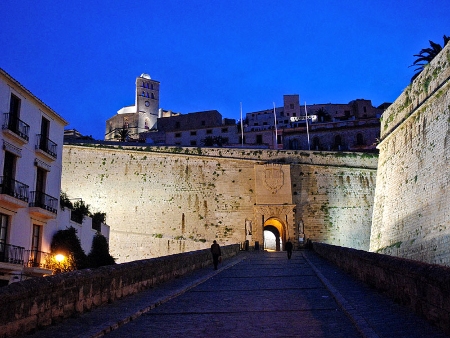 Portal Nou o Portal de Ses Taules. Entrada a la murallas de Ibiza
