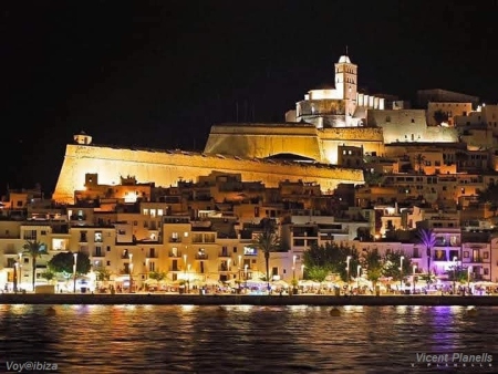 Vista nocturna de Dalt Vila, Ibiza