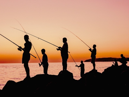 La Pesca en Ibiza: Pescando con caña en la costa