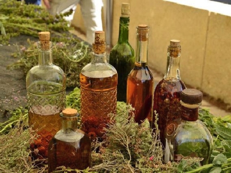 Botellas de licor de Hierbas ibicencas