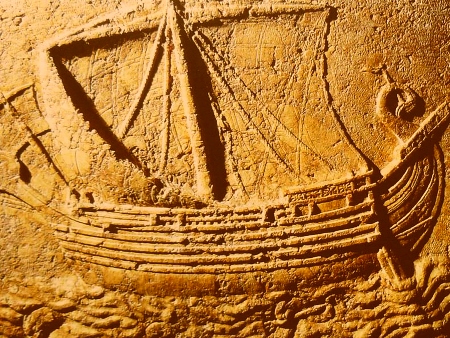Placa/relieve de una nave fenicia