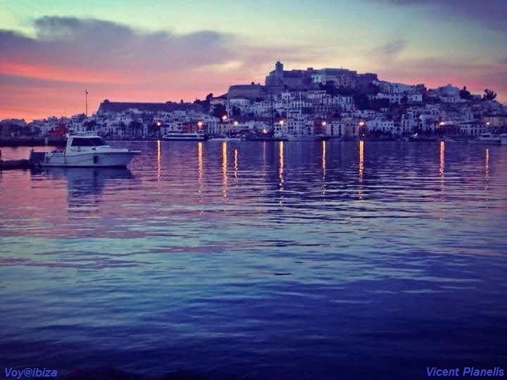 Qué ver en Ibiza (Eivissa): Puerto, la Marina al anochecer