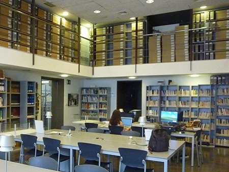 Interior Biblioteca Municipal de Can Botino