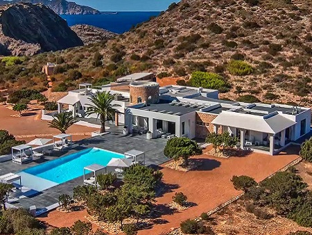Tagomago Ibiza: Vista de la casa en la isla